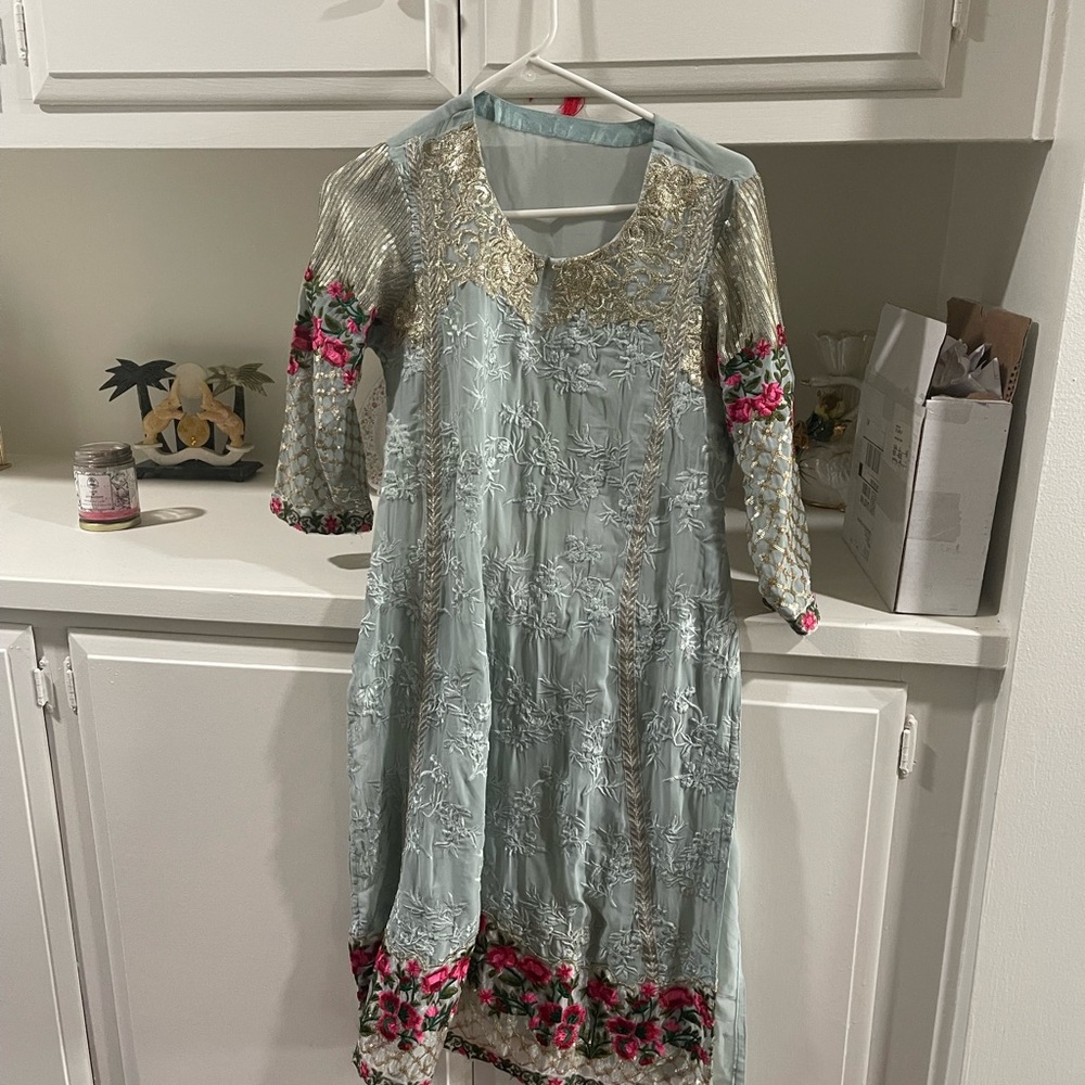STYLUS Silver and Blue Long Sleeve Dress with Pink Accents